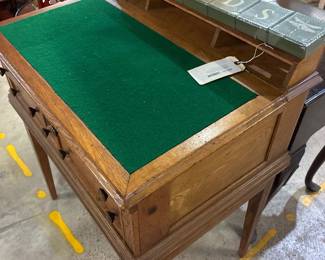 Flip top desk w/4 drawers