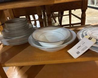 Noritake Vintage "Whitehall" - 5 pc setting for 6 +serving pcs...