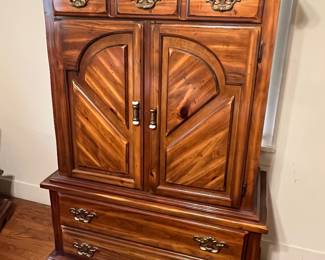 Matching dresser set