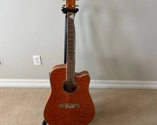 Lot #25 Alvarez FD60AMB Dreadnought Cutaway Acoustic-Electric Guitar Quilted Amber