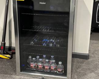 Lot #7 Haier HBCN05FVS Beverage Center 4.6 Cu Ft Glass Door Stainless Blue LED Freestanding