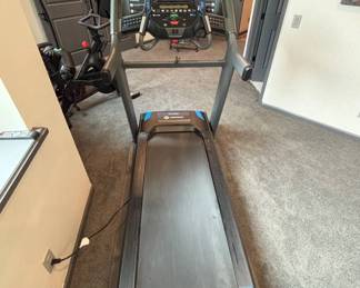 Lot #14 Horizon Fitness 7.4 AT Folding Treadmill 3.5HP Bluetooth Smart 22x60 Belt