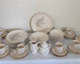Keltcraft dish set