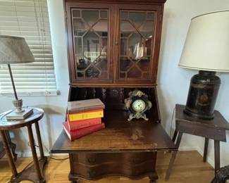 LS14 c1930 Bookcase on Desk