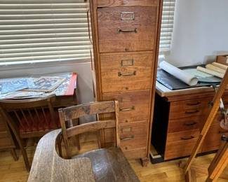 Arts Carfts Antiques and Smalls