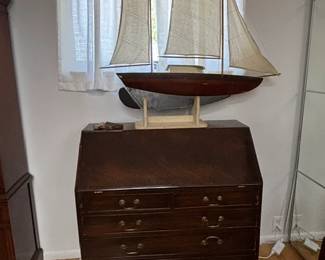 LS11 c1800 Desk
