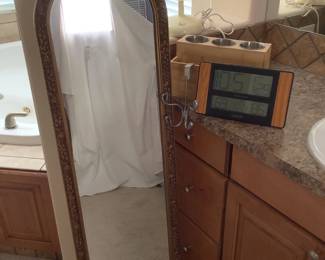 Mirrors & Vanity Items