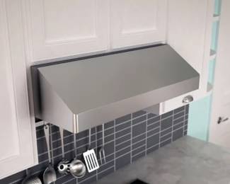 Manufacturer’s photo of Zephyr Power Gust Series  AK7136AS Under Cabinet Range Hood (we didn’t want to open the box) :)