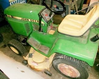 JD 318 LAWN TRACTROR