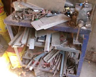 WELDING TABLE VISE