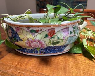 Vintage hand painted tobacco leaf jardiniere