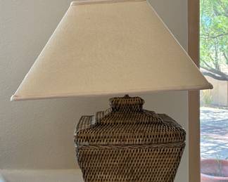 Wicker table lamp