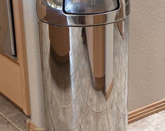 Stainless steel swing open trashcan