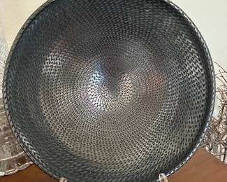 Mata Ortiz Mexican Pottery Metallic Graphite Black Bowl Signed Reynaldo Quezada