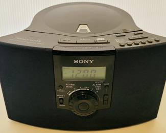 Very Cool Vintage 2000 SONY "Dream Machine" FM/AM CD CLOCK RADIO $40