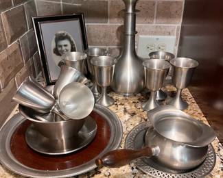 Silver kitchen set