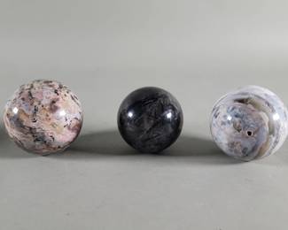Lot 463  Ocean jasper, cherry blossom agate, black