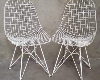 114  Lot 166  Pair of Herman Miller Eamesstyle metal wire