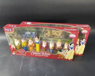 Lot 367  Snow White and the seven dwarves PEZ candy