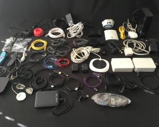 Lot 616h  Computer cables and accessories