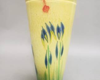 190  Lot 98  Vintage art glass vase