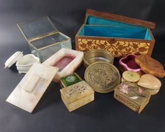 Lot 356  Group of trinket and jewelry boxes