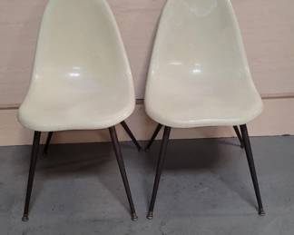 116  Lot 458  Pair of vintage Chromcraft fiberglass chairs