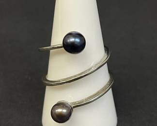 Lot 415h  Vintage sterling silver wrap ring with