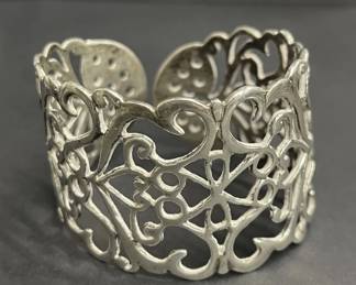 Lot 465h  Vintage sterling silver ornate filigree cuff
