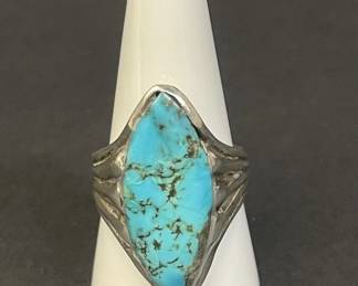 Lot 375h  Vintage sterling silver and turquoise ring
