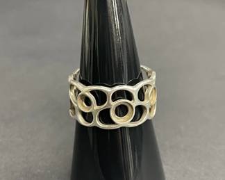 Lot 475h  Vintage sterling silver ring with open circle