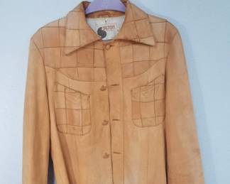 Lot 399  Vintage leather vest and silton California