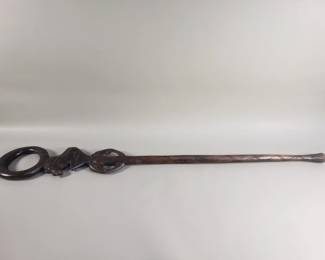 Lot 470  Vintage carved wood figurial cane
