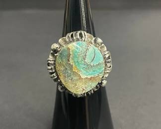 Lot 365h  Vintage sterling silver and turquoise ring