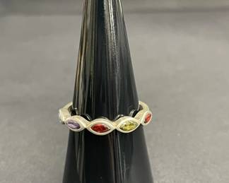 Lot 700h  Vintage sterling silver ring with multicolor