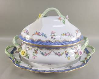 093  Lot 401  Herend porcelain lidded tureen with matching