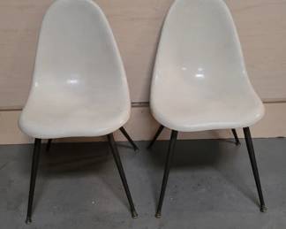 117  Lot 459  Pair of vintage Chromcraft fiberglass chairs