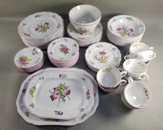047  Lot 142  65 piece vintage spode Marlborough Sprays