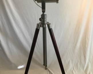 055  Lot 302h  Hollywood movie set tripod spotlight inspired lamp