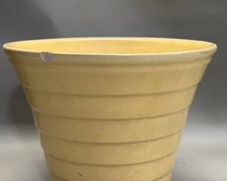 Lot 195  Vintage Bauer pottery pot