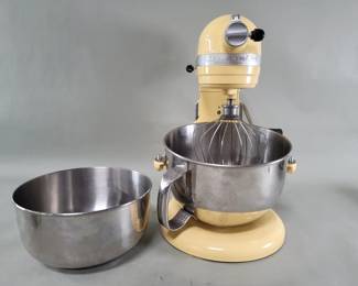 079  Lot 251  Kitchen Aid professional 600 series mixer