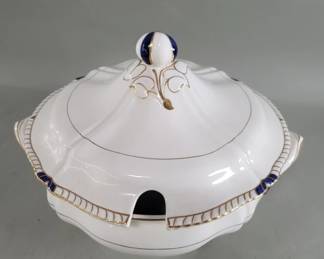 Lot 206  Vintage English porcelain soup tureen