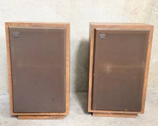 052  Lot 178  Pair of vintage CerwinVega DSeries floor