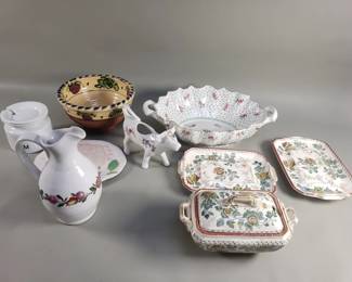 Lot 476  Group of porcelain and pottery bowls, trays,