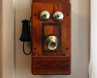 Vintage wooden wall novelty AM radio