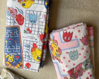 Vintage pac man blankets