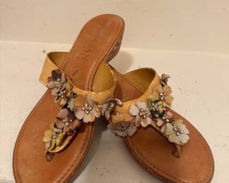 SIZE 6 ITALIAN LEATHER SANDAL $8.00