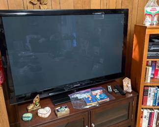Samsung TV and TV table