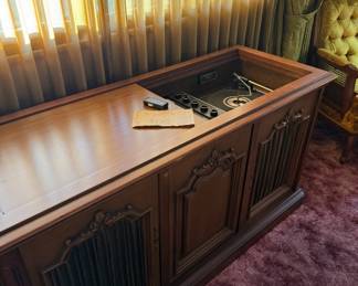 Record player cabinet that works!