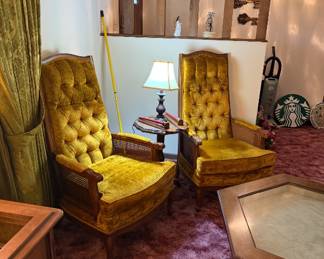 Beautiful gold plush velvet chairs perfect condition